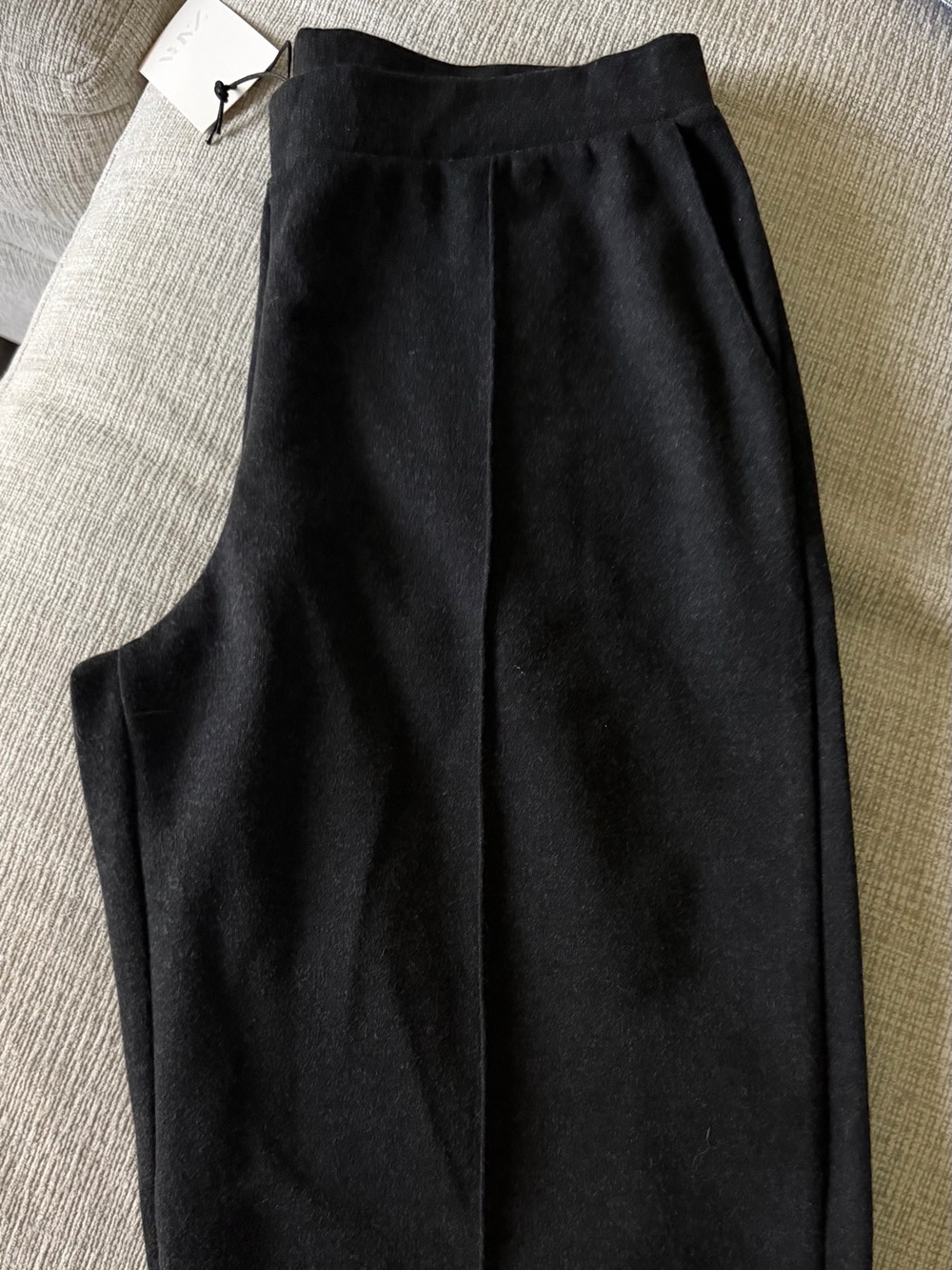 Zara Women’s Black Pull-On Dress Pants